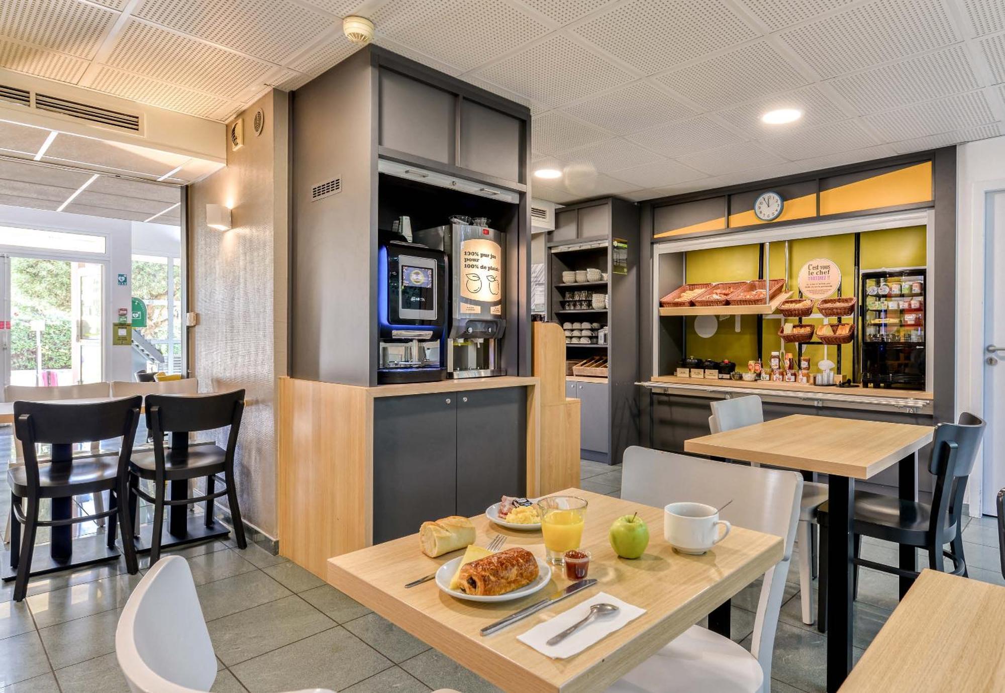 B&B Hotel בזייה מראה חיצוני תמונה