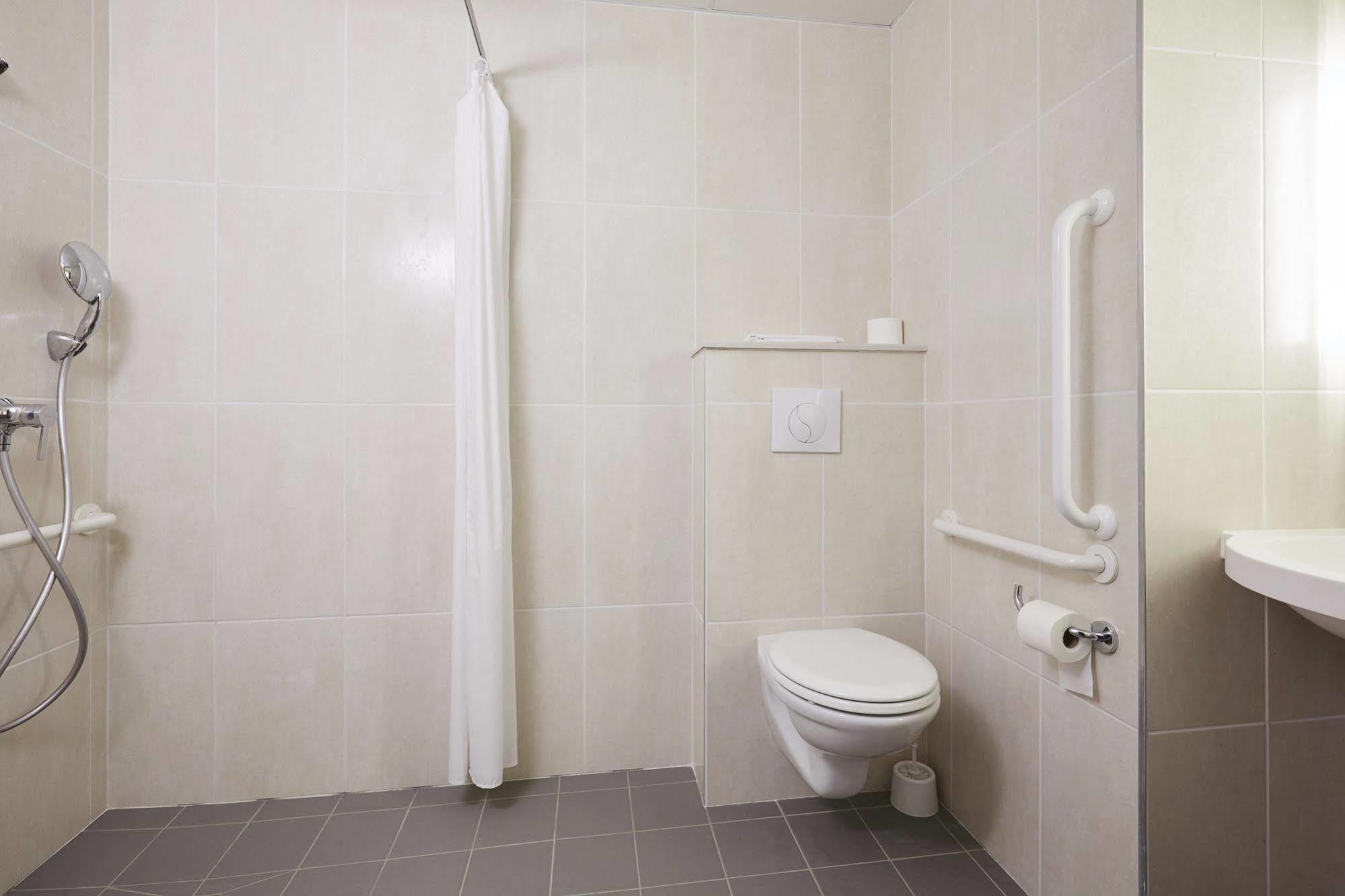 B&B Hotel בזייה מראה חיצוני תמונה
